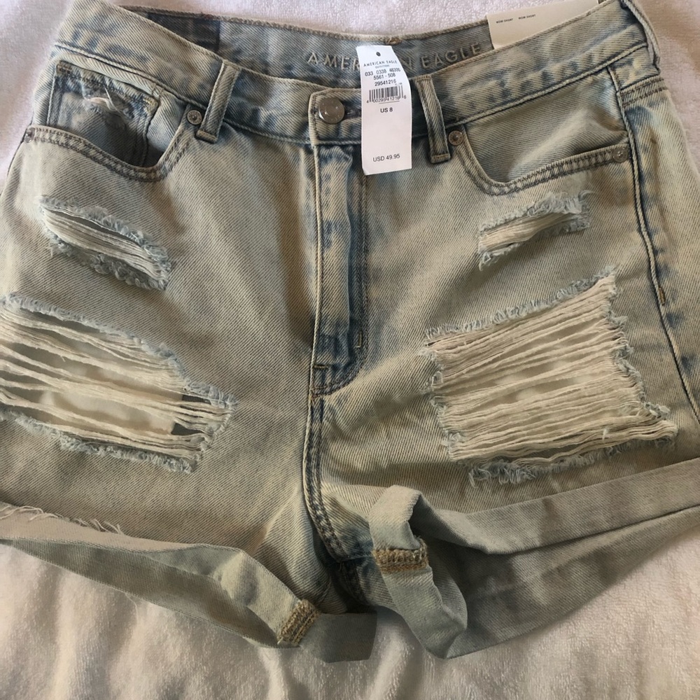 NWT! American Eagle Distressed Mom Shorts